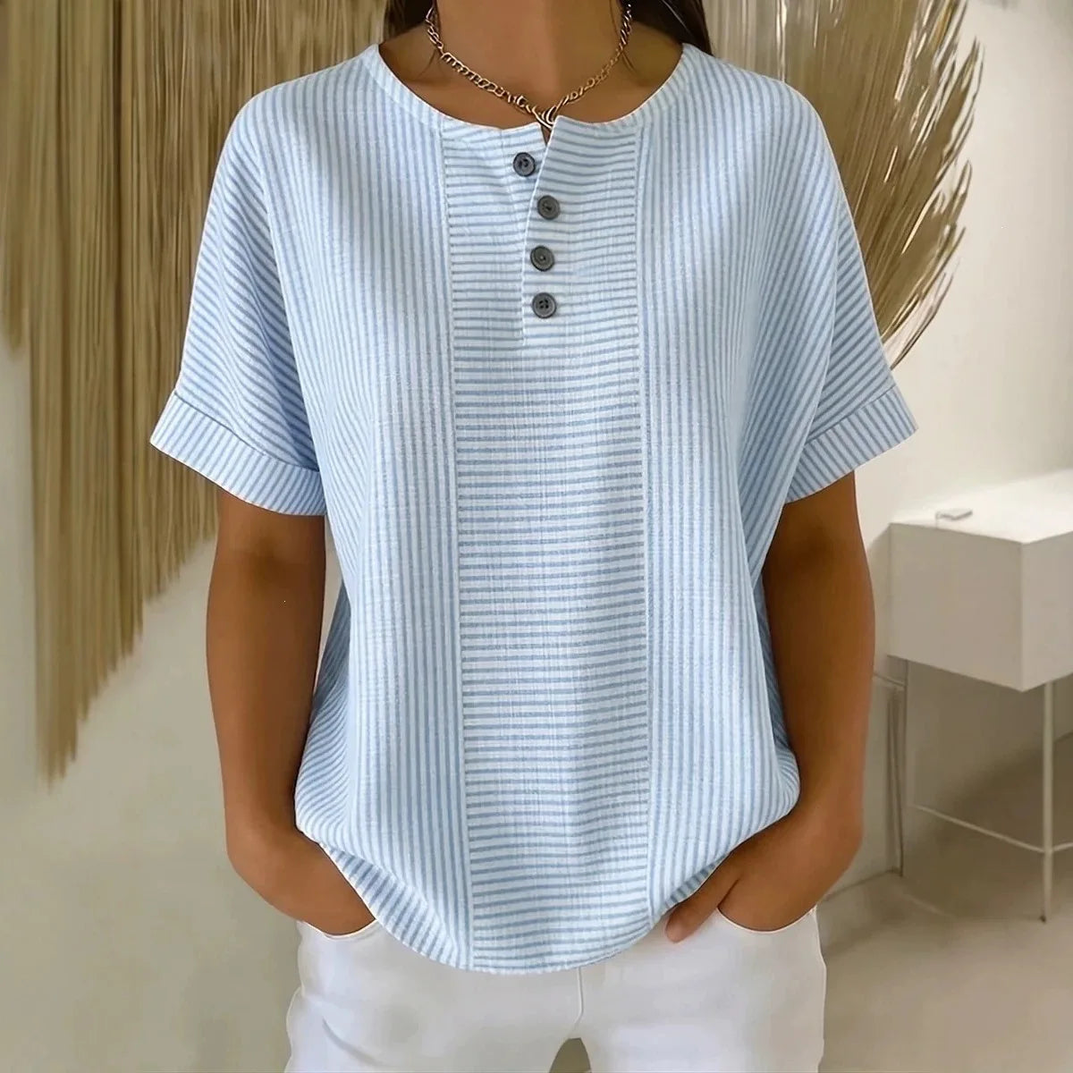 Euddora™ T-Shirt Mit Feinen Streifen und Knopfleiste